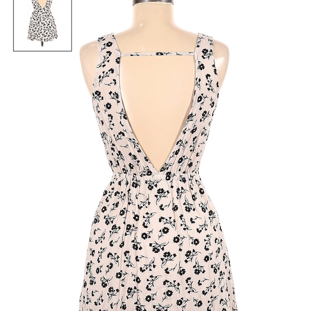 Mini V dress - Picture 2 of 2